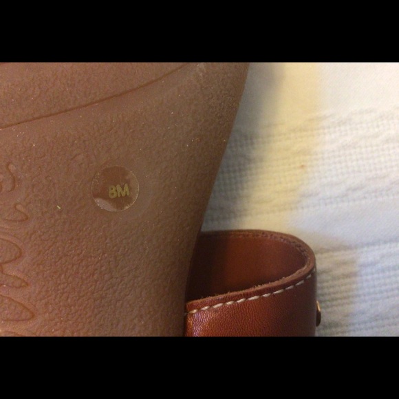 Nurture size 8 brown sandals w/ gold accents - Picture 8 of 9